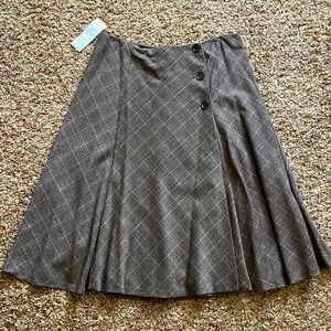 Jones NewYork A line brown skirt, polyester/rayon, 1% spandex, dry clean, NWT 14